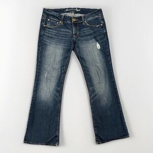 American Eagle Womens 6 short Favorite Boyfriend Distressed Denim Pants 2009